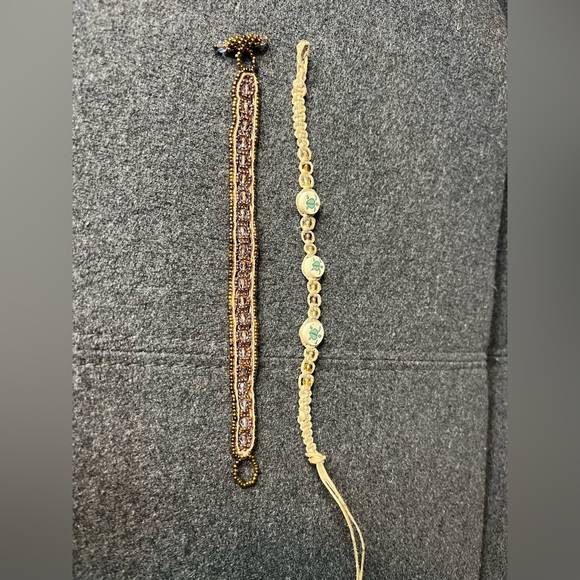 2 bracelets - Picture 3 of 5